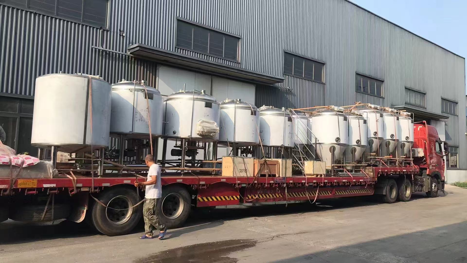 罗定精酿啤酒设备厂—精酿啤酒设备制造：传承工艺与创新科技的交融